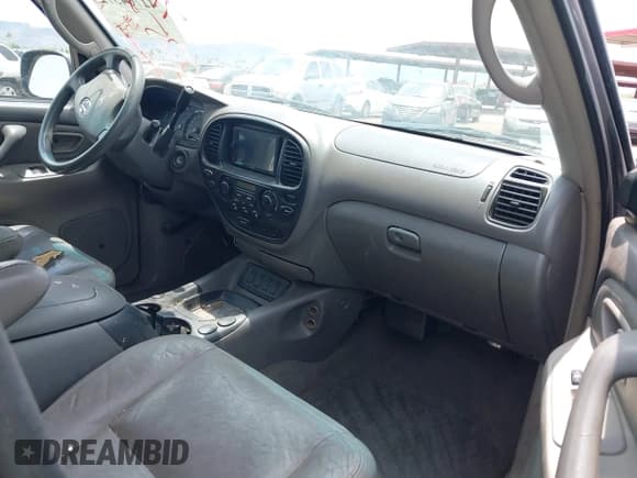 ✅ 2006 Toyota Sequoia SR5 • VIN: 5TDZT34A96S275245 • Lot: 42704572. Listed on IAAI with 153,461 mi. Free auction sales archive from the USA and detailed vehicle history report at DreamBid. Image 5.