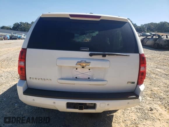✅ 2011 Chevrolet Suburban LT • VIN: 1GNSKJE36BR334082 • Lot: 85940265. Listed on Copart with 218,878 mi. Free auction sales archive from the USA and detailed vehicle history report at DreamBid. Image 6.