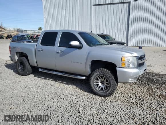 ✅ 2010 Chevrolet Silverado 1500 • VIN: 3GCXKTE26AG131905 • Lot: 46319925. Wystawiony na Copart z przebiegiem 194 686 mil. Bezpłatny archiwum sprzedaży aukcyjnych z USA i szczegółowy raport historii pojazdu na DreamBid. Zdjęcie 4.