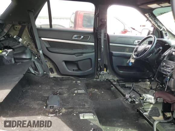 ✅ 2019 Ford Explorer XLT • VIN: 1FM5K7DHXKGB53466 • Lot: 69258915. Wystawiony na Copart z przebiegiem Nie podano. Bezpłatny archiwum sprzedaży aukcyjnych z USA i szczegółowy raport historii pojazdu na DreamBid. Zdjęcie 11.