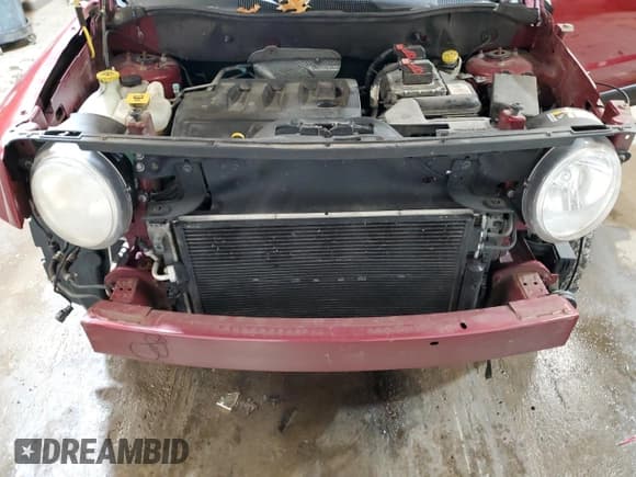 ✅ 2015 Jeep Patriot Sport • VIN: 1C4NJPBB5FD318983 • Lot: 93026455. Wystawiony na Copart z przebiegiem 170 927 mil. Bezpłatny archiwum sprzedaży aukcyjnych z USA i szczegółowy raport historii pojazdu na DreamBid. Zdjęcie 12.