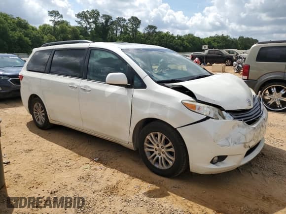 ✅ 2017 Toyota Sienna XLE Auto Access Seat • VIN: 5TDYZ3DC3HS768756 • Lot: 54992625. Listed on Copart with 115,943 mi. Free auction sales archive from the USA and detailed vehicle history report at DreamBid. Image 4.
