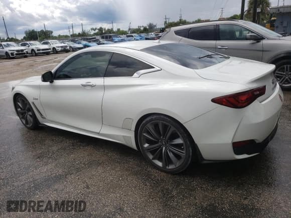 ✅ 2019 Infiniti Q60 Red Sport 400 • VIN: JN1FV7EK8KM360453 • Lot: 83833905. Listed on Copart with 15,555 mi. Free auction sales archive from the USA and detailed vehicle history report at DreamBid. Image 2.