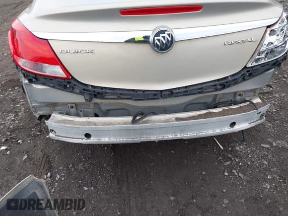 ✅ 2012 Buick Regal • VIN: 2G4GR5EKXC9152997 • Лот: 42882148. Опубликован ранее на IAAI с пробегом 213 624 миль. Бесплатный доступ к архиву аукционных продаж из США и подробный отчёт об истории автомобиля на DreamBid. Изображение 6.