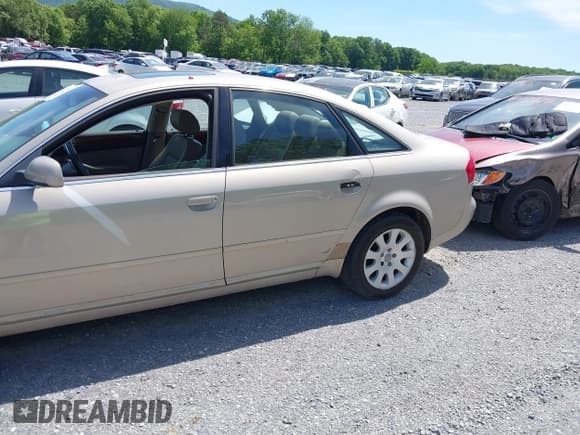 ✅ 2001 Audi A6 • VIN: WAUEH64B71N157409 • Lot: 42287483. Listed on IAAI with 200,426 mi. Free auction sales archive from the USA and detailed vehicle history report at DreamBid. Image 6.