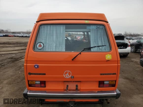 ✅ 1987 Volkswagen Vanagon • VIN: WV2ZB025XHH102673 • Lot: 50572245. Wystawiony na Copart z przebiegiem Nie podano. Bezpłatny archiwum sprzedaży aukcyjnych z USA i szczegółowy raport historii pojazdu na DreamBid. Zdjęcie 6.