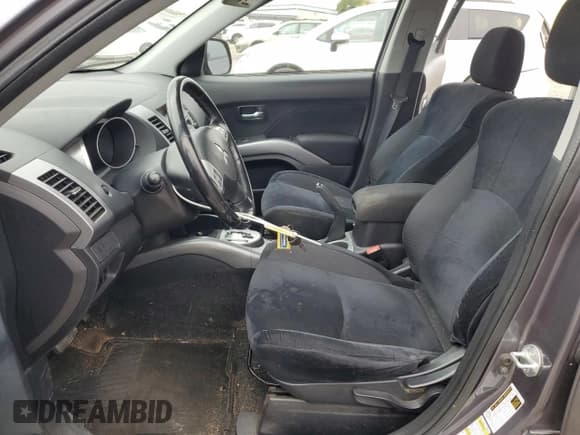 ✅ 2010 Mitsubishi Outlander ES • VIN: JA4AT2AW4AZ016851 • Лот: 86897555. Опубликован ранее на Copart с пробегом 143 581 миль. Бесплатный доступ к архиву аукционных продаж из США и подробный отчёт об истории автомобиля на DreamBid. Изображение 7.