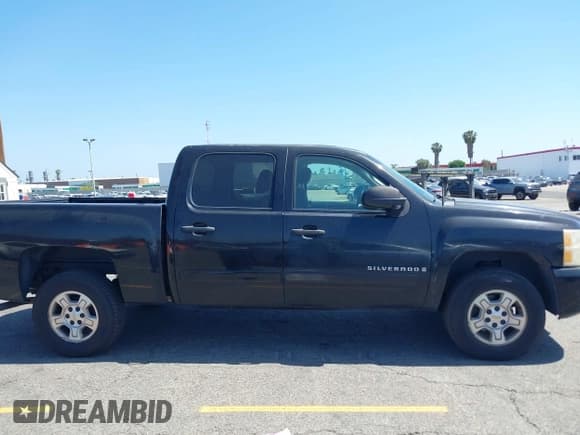 ✅ 2007 Chevrolet Silverado 1500 1LT • VIN: 2GCEC13J771553248 • Lot: 42212718. Wystawiony na IAAI z przebiegiem 206 338 mil. Bezpłatny archiwum sprzedaży aukcyjnych z USA i szczegółowy raport historii pojazdu na DreamBid. Zdjęcie 13.