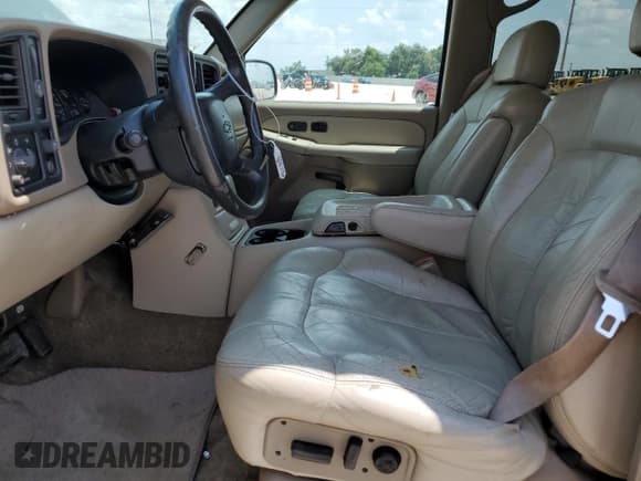 ✅ 2001 Chevrolet Suburban LS • VIN: 3GNEC16T91G213568 • Lot: 64104754. Wystawiony na Copart z przebiegiem 250 746 mil. Bezpłatny archiwum sprzedaży aukcyjnych z USA i szczegółowy raport historii pojazdu na DreamBid. Zdjęcie 7.