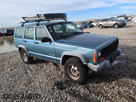 ✅ 1999 Jeep Cherokee SE • VIN: 1J4FF28S5XL646812 • Lot: 87951115. Listed on Copart with 230,161 mi. Free auction sales archive from the USA and detailed vehicle history report at DreamBid. Image 4.