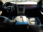 ✅ 2008 GMC Yukon SLT 4SB • VIN: 1GKFK13098R104939 • Лот: 82456245. Опубликован ранее на Copart с пробегом 215 995 миль. Бесплатный доступ к архиву аукционных продаж из США и подробный отчёт об истории автомобиля на DreamBid. Изображение 8.