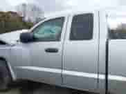 2008 Dodge Dakota z VIN 1D7HW32K08S514373, wystawiony jako IAAI lot #41814272 z przebiegiem 137 787 mil mil oraz . Historia ofert i sprzedaży dostępna na DreamBid. Obrazek 14.