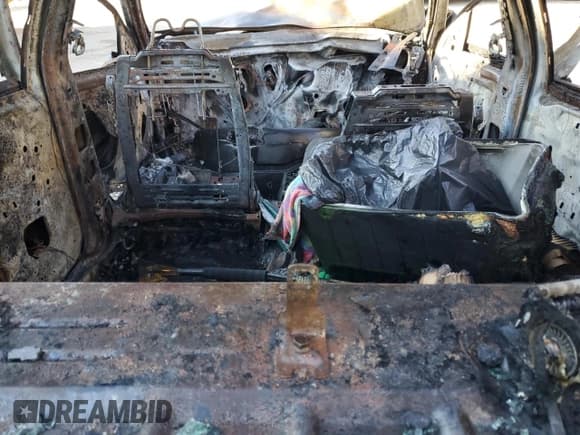 ✅ 2014 Chevrolet Impala LT • VIN: 2G1WB5E34E1111529 • Лот: 77334134. Опубликован ранее на Copart с пробегом Не указан. Бесплатный доступ к архиву аукционных продаж из США и подробный отчёт об истории автомобиля на DreamBid. Изображение 8.