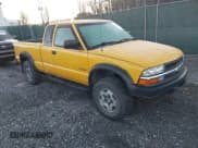 ✅ 2003 Chevrolet S-10 LS • VIN: 1GCCT19X138133298 • Лот: 41810396. Опубликован ранее на IAAI с пробегом 158 005 миль. Бесплатный доступ к архиву аукционных продаж из США и подробный отчёт об истории автомобиля на DreamBid. Изображение 1.