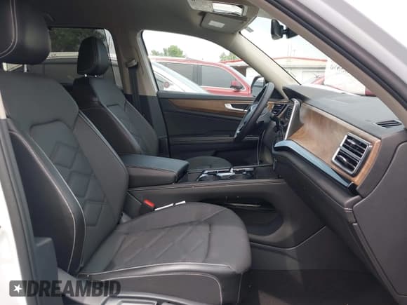 ✅ 2024 Volkswagen Atlas SE • VIN: 1V2HR2CA0RC562645 • Lot: 42788898. Listed on IAAI with 32,567 mi. Free auction sales archive from the USA and detailed vehicle history report at DreamBid. Image 5.