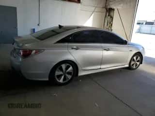2011 Hyundai Sonata Hybrid z VIN KMHEC4A41BA002810, wystawiony jako Copart lot #86480695 z przebiegiem 131 183 mil mil oraz Szkoda całkowita • Salvage title. Historia ofert i sprzedaży dostępna na DreamBid. Obrazek 3.