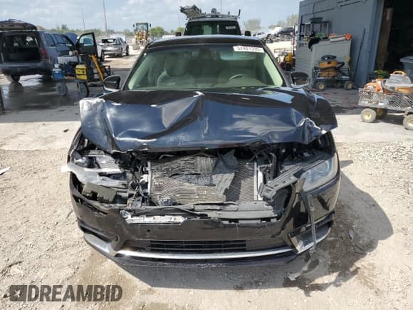 ✅ 2019 Lincoln Continental Select • VIN: 1LN6L9SK0K5611264 • Lot: 52401395. Listed on Copart with 18,310 mi. Free auction sales archive from the USA and detailed vehicle history report at DreamBid. Image 5.