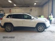 ✅ 2015 Jeep Cherokee Latitude • VIN: 1C4PJMCS9FW633313 • Lot: 41952424. Wystawiony na IAAI z przebiegiem 135 885 mil. Bezpłatny archiwum sprzedaży aukcyjnych z USA i szczegółowy raport historii pojazdu na DreamBid. Zdjęcie 13.