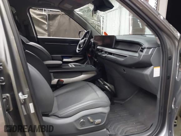 ✅ 2024 Kia EV9 Light Long Range • VIN: KNDAB5S12R6019080 • Lot: 42532975. Wystawiony na IAAI z przebiegiem 3 576 mil. Bezpłatny archiwum sprzedaży aukcyjnych z USA i szczegółowy raport historii pojazdu na DreamBid. Zdjęcie 5.