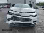 2017 Chevrolet Malibu LT z VIN 1G1ZE5ST3HF123595, wystawiony jako Copart lot #83942335 z przebiegiem 88 685 mil mil oraz Szkoda całkowita • Salvage title. Historia ofert i sprzedaży dostępna na DreamBid. Obrazek 5.