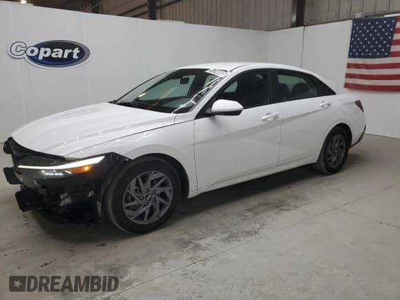 ✅ 2024 Hyundai Elantra SEL • VIN: KMHLM4DG8RU663043 • Lot: 91246805. Wystawiony na Copart z przebiegiem 39 494 mil. Bezpłatny archiwum sprzedaży aukcyjnych z USA i szczegółowy raport historii pojazdu na DreamBid. Zdjęcie 1.