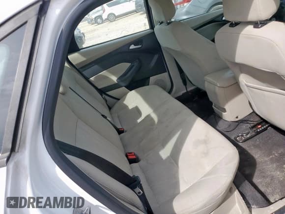 ✅ 2018 Ford Focus SE • VIN: 1FADP3F23JL208452 • Лот: 84998795. Опубликован ранее на Copart с пробегом Не указан. Бесплатный доступ к архиву аукционных продаж из США и подробный отчёт об истории автомобиля на DreamBid. Изображение 10.