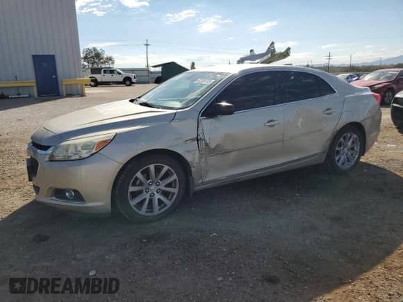 2015 Chevrolet Malibu LT z VIN 1G11D5SL8FF256916, wystawiony jako Copart lot #82206705 z przebiegiem 170 543 mil mil oraz Szkoda całkowita • Salvage title. Historia ofert i sprzedaży dostępna na DreamBid. Obrazek 1.