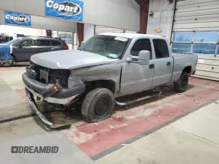 ✅ 2005 Chevrolet Silverado 2500HD LS • VIN: 1GCHK232X5F816286 • Lot: 91529195. Wystawiony na Copart z przebiegiem 215 543 mil. Bezpłatny archiwum sprzedaży aukcyjnych z USA i szczegółowy raport historii pojazdu na DreamBid. Zdjęcie 1.