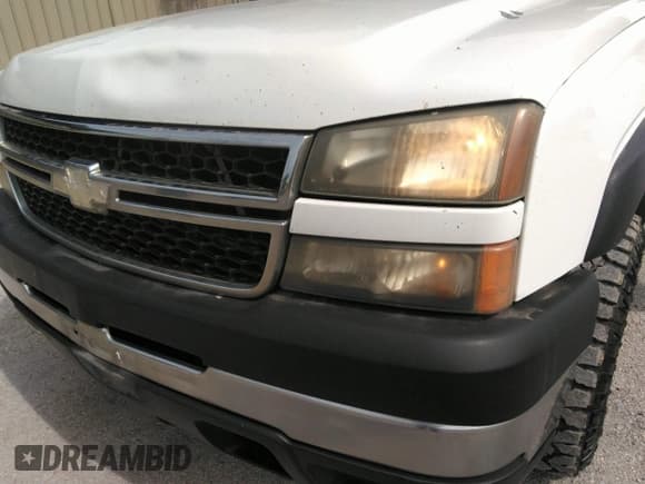 ✅ 2007 Chevrolet Silverado 2500HD Work Truck • VIN: 1GCHC24U37E140124 • Lot: 42265576. Wystawiony na IAAI z przebiegiem 293 508 mil. Bezpłatny archiwum sprzedaży aukcyjnych z USA i szczegółowy raport historii pojazdu na DreamBid. Zdjęcie 6.