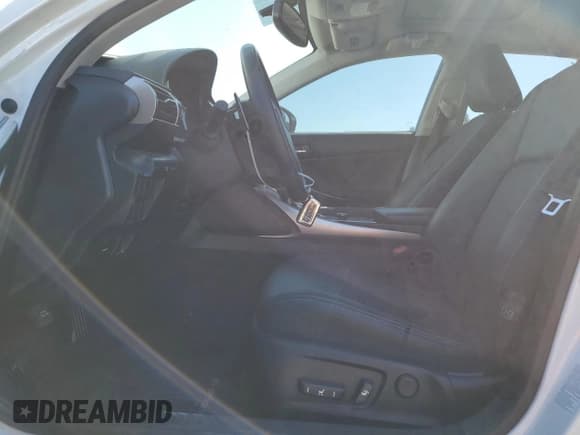 ✅ 2014 Lexus IS 250 • VIN: JTHCF1D29E5015442 • Lot: 80751695. Wystawiony na Copart z przebiegiem 99 241 mil. Bezpłatny archiwum sprzedaży aukcyjnych z USA i szczegółowy raport historii pojazdu na DreamBid. Zdjęcie 7.