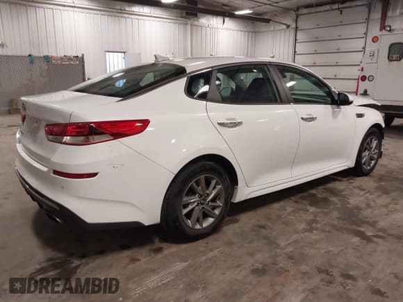 ✅ 2019 Kia Optima S • VIN: 5XXGT4L37KG321036 • Lot: 43307823. Wystawiony na IAAI z przebiegiem 173 936 mil. Bezpłatny archiwum sprzedaży aukcyjnych z USA i szczegółowy raport historii pojazdu na DreamBid. Zdjęcie 4.