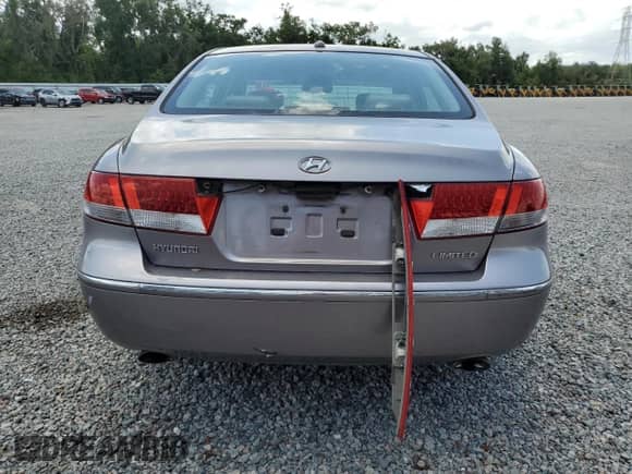 2007 Hyundai Azera SE с VIN KMHFC46FX7A216846, выставлен на аукционе Copart как лот 60035695 с пробегом 197 201 миль миль и Списание • Salvage title. История ставок и продаж доступна на DreamBid. Изображение 6.
