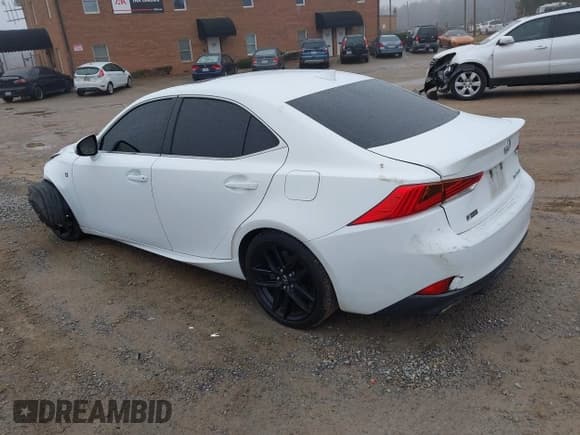 ✅ 2017 Lexus IS 200t F Sport • VIN: JTHBA1D23H5045700 • Lot: 43765572. Wystawiony na IAAI z przebiegiem 132 066 mil. Bezpłatny archiwum sprzedaży aukcyjnych z USA i szczegółowy raport historii pojazdu na DreamBid. Zdjęcie 3.