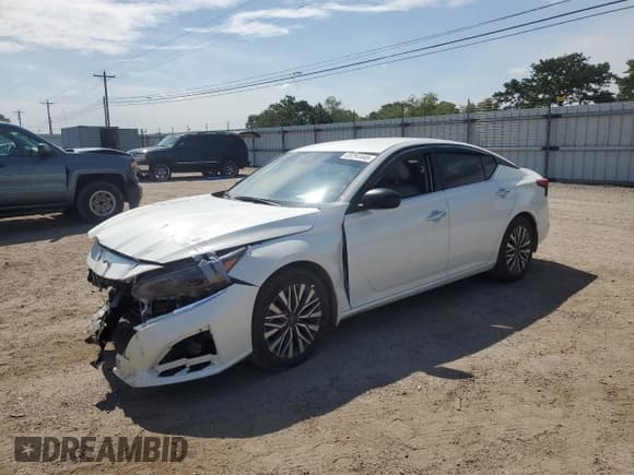 ✅ 2024 Nissan Altima SV • VIN: 1N4BL4DV2RN427165 • Lot: 65254445. Wystawiony na Copart z przebiegiem 16 607 mil. Bezpłatny archiwum sprzedaży aukcyjnych z USA i szczegółowy raport historii pojazdu na DreamBid. Zdjęcie 1.