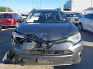 ✅ 2017 Toyota RAV4 XLE • VIN: JTMWFREV5HD096195 • Lot: 43585848. Wystawiony na IAAI z przebiegiem 177 457 mil. Bezpłatny archiwum sprzedaży aukcyjnych z USA i szczegółowy raport historii pojazdu na DreamBid. Zdjęcie 12.