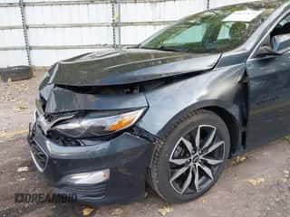 2020 Chevrolet Malibu RS z VIN 1G1ZG5ST8LF122249, wystawiony jako IAAI lot #43427477 z przebiegiem 42 591 mil mil oraz . Historia ofert i sprzedaży dostępna na DreamBid. Obrazek 6.