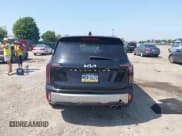 ✅ 2023 Kia Telluride EX • VIN: 5XYP34GC3PG385118 • Lot: 42568084. Wystawiony na IAAI z przebiegiem Nie podano. Bezpłatny archiwum sprzedaży aukcyjnych z USA i szczegółowy raport historii pojazdu na DreamBid. Zdjęcie 17.