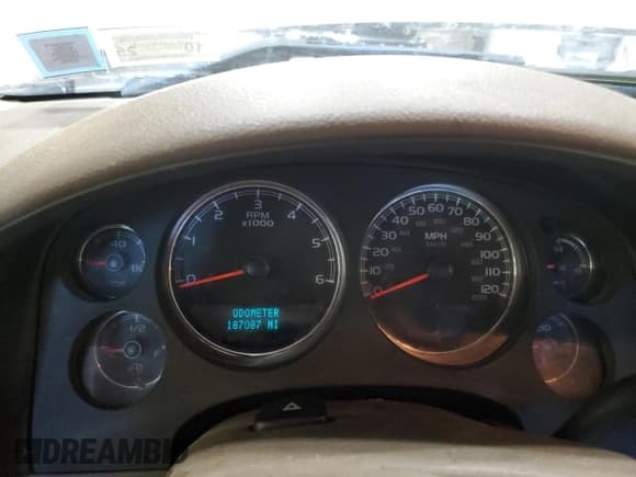 ✅ 2013 GMC Sierra 1500 SLT • VIN: 1GTR2WE78DZ153169 • Lot: 60863335. Listed on Copart with 187,087 mi. Free auction sales archive from the USA and detailed vehicle history report at DreamBid. Image 9.