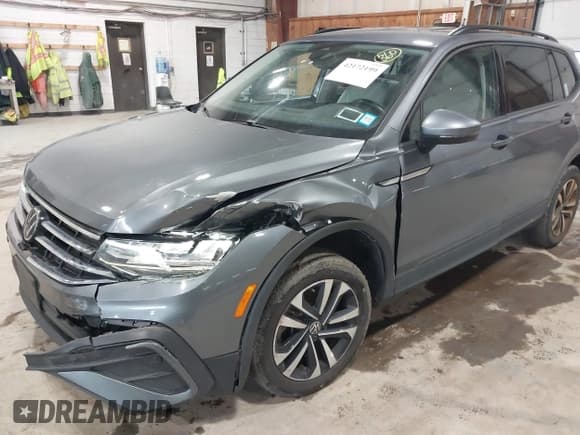 ✅ 2022 Volkswagen Tiguan S • VIN: 3VV0B7AX2NM042934 • Lot: 42172199. Wystawiony na IAAI z przebiegiem 71 367 mil. Bezpłatny archiwum sprzedaży aukcyjnych z USA i szczegółowy raport historii pojazdu na DreamBid. Zdjęcie 6.