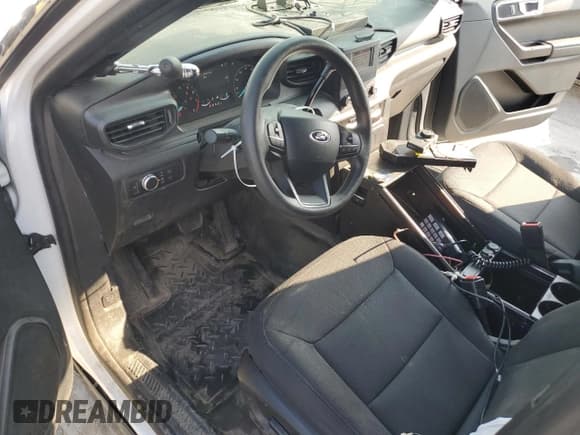 ✅ 2023 Ford Police Interceptor Utility • VIN: 1FM5K8AB7PGA83308 • Lot: 80215215. Wystawiony na Copart z przebiegiem 35 645 mil. Bezpłatny archiwum sprzedaży aukcyjnych z USA i szczegółowy raport historii pojazdu na DreamBid. Zdjęcie 8.