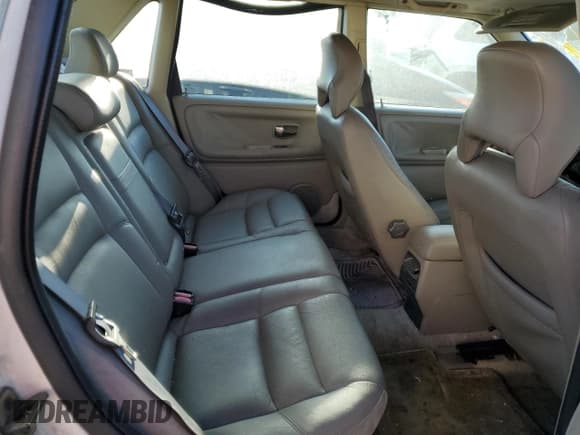 ✅ 1998 Volvo S70 • VIN: YV1LS5673W1507030 • Лот: 79021064. Опубликован ранее на Copart с пробегом 177 171 миль. Бесплатный доступ к архиву аукционных продаж из США и подробный отчёт об истории автомобиля на DreamBid. Изображение 10.