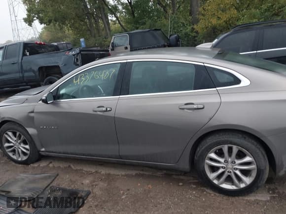 ✅ 2017 Chevrolet Malibu LT • VIN: 1G1ZE5ST0HF158370 • Lot: 43376487. Listed on IAAI with 179,155 mi. Free auction sales archive from the USA and detailed vehicle history report at DreamBid. Image 14.