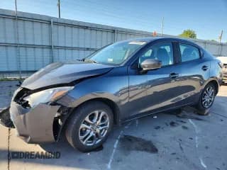 ✅ 2019 Toyota Yaris LE • VIN: 3MYDLBYV7KY505421 • Лот: 81595095. Опубликован ранее на Copart с пробегом 106 556 миль. Бесплатный доступ к архиву аукционных продаж из США и подробный отчёт об истории автомобиля на DreamBid. Изображение 1.