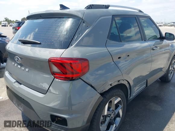 ✅ 2021 Hyundai Venue SEL • VIN: KMHRC8A33MU082855 • Lot: 42055518. Listed on IAAI with 58,949 mi. Free auction sales archive from the USA and detailed vehicle history report at DreamBid. Image 17.