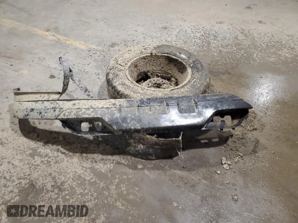 ✅ 2017 Chevrolet Silverado 1500 LT • VIN: 3GCUKREC7HG332690 • Lot: 82768415. Wystawiony na Copart z przebiegiem 94 651 mil. Bezpłatny archiwum sprzedaży aukcyjnych z USA i szczegółowy raport historii pojazdu na DreamBid. Zdjęcie 12.