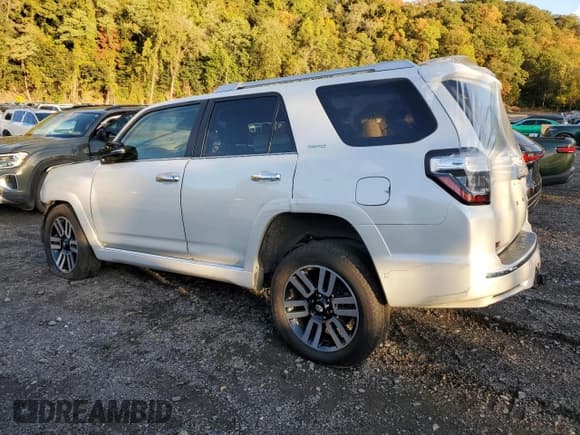 ✅ 2024 Toyota 4Runner Limited • VIN: JTEKU5JR9R6236630 • Лот: 85913935. Опубликован ранее на Copart с пробегом 33 604 миль. Бесплатный доступ к архиву аукционных продаж из США и подробный отчёт об истории автомобиля на DreamBid. Изображение 2.