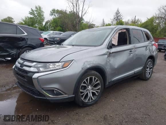 2018 Mitsubishi Outlander SE with VIN JA4AD3A38JZ017431, listed as a IAAI auction lot 42257141 with 91,808 mi miles and . Bid and sale history available at DreamBid. Image 21.