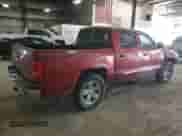 2010 Dodge Dakota Laramie z VIN 1D7CW5GP2AS228332, wystawiony jako Copart lot #71833514 z przebiegiem Nie podano mil oraz Szkoda całkowita • Salvage title. Historia ofert i sprzedaży dostępna na DreamBid. Obrazek 3.