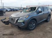 ✅ 2025 Nissan Rogue S • VIN: 5N1BT3AA8SC672278 • Lot: 42954841. Wystawiony na IAAI z przebiegiem 10 553 mil. Bezpłatny archiwum sprzedaży aukcyjnych z USA i szczegółowy raport historii pojazdu na DreamBid. Zdjęcie 18.