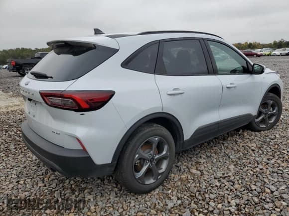 ✅ 2025 Ford Escape ST-Line Select • VIN: 1FMCU9NA4SUA74925 • Lot: 90024915. Wystawiony na Copart z przebiegiem 19 910 mil. Bezpłatny archiwum sprzedaży aukcyjnych z USA i szczegółowy raport historii pojazdu na DreamBid. Zdjęcie 3.